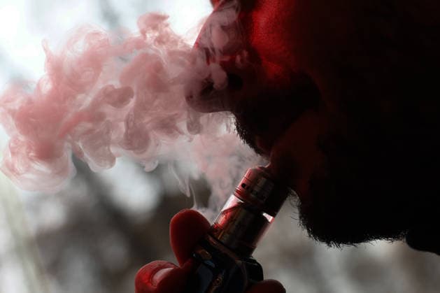 Krakow Daily Life Ahead Of Christmas A person vapes an e-cigarette at the cafe in Krakow, Poland on December 21, 2025. Krakow Poland  Copyright: xJakubxPorzyckix originalFilename: porzycki-krakowda251221_npwMO.jpg