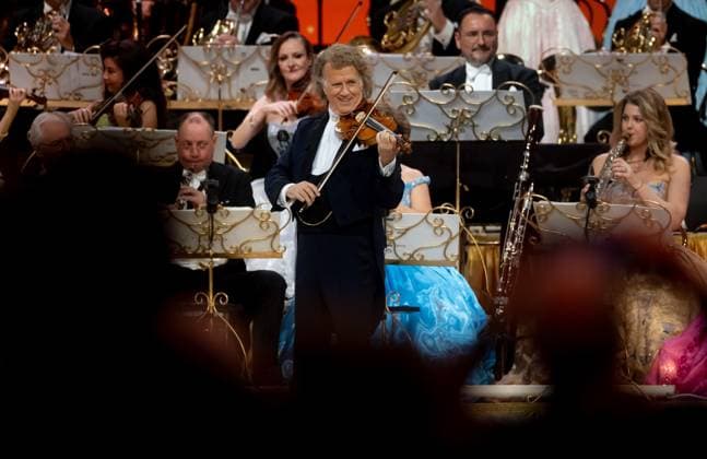 MAASTRICHT Violinist and conductor Andre Rieu during the last of his six Christmas concerts at the MECC. Rieu is accompanied by his Johann Strauss Orchestra, soloists, dancers, and skaters. ANP IRIS VAN DEN BROEK netherlands out - belgium out  Copyright: xx x545530135x originalFilename: 545530135.jpg