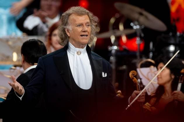MAASTRICHT Violinist and conductor Andre Rieu during the last of his six Christmas concerts at the MECC. Rieu is accompanied by his Johann Strauss Orchestra, soloists, dancers, and skaters. ANP IRIS VAN DEN BROEK netherlands out - belgium out  Copyright: xx x545530308x originalFilename: 545530308.jpg