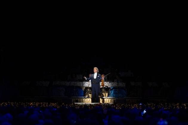 MAASTRICHT Violinist and conductor Andre Rieu during the last of his six Christmas concerts at the MECC. Rieu is accompanied by his Johann Strauss Orchestra, soloists, dancers, and skaters. ANP IRIS VAN DEN BROEK netherlands out - belgium out  Copyright: xx x545530377x originalFilename: 545530377.jpg