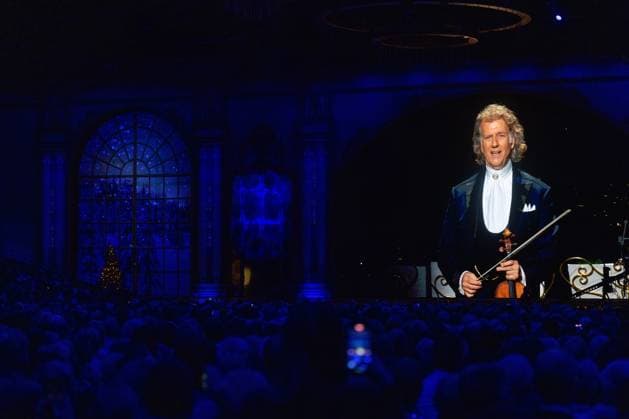 MAASTRICHT Violinist and conductor Andre Rieu during the last of his six Christmas concerts at the MECC. Rieu is accompanied by his Johann Strauss Orchestra, soloists, dancers, and skaters. ANP IRIS VAN DEN BROEK netherlands out - belgium out  Copyright: xx x545530507x originalFilename: 545530507.jpg