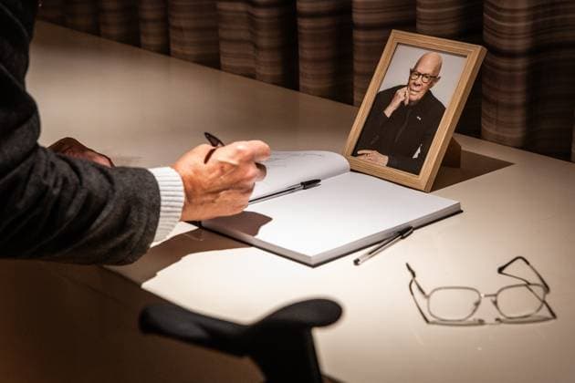 AMSTERDAM Signing of the book of condolence during the public farewell for Hans van Manen at the Dutch National Opera & Ballet. Choreographer Van Manen has passed away at the age of 93. ANP DINGENA MOL netherlands out - belgium out  Copyright: xx x545561071x originalFilename: 545561071.jpg