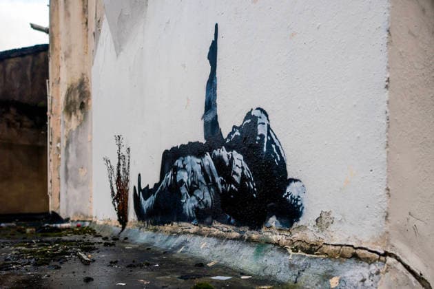 . 22 12 2025. London, United Kingdom. Second Alleged New Banksy Stencil. Unconfirmed by the artist, a second Banksy style stencil, identical to the one at Centre Point, has appeared on a wall Queen s Mews, Bayswater.  xMartynxWheatleyx xi-Imagesx IIM-26470-0005