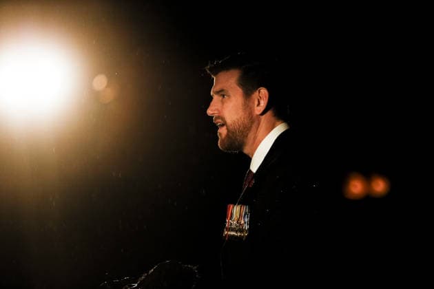 ANZAC Dawn service in Melbourne MELBOURNE, AUSTRALIA - APRIL 25 : Ben-Roberts Smith VC makes the commencement address as it rains during the dawn service of the ANZAC day commemoration at the Shrine of Remembrance in Melbourne, Australia, April 25 2017. The annual event commemorates the landing of Australian and New Zealand forces at Gallipoli on the 25th April 1915. Queensland Australia. Editorial use only. Please get in touch for any other usage.  Copyright: x2025xAnadoluxAsankaxBrendonxRatnayakex