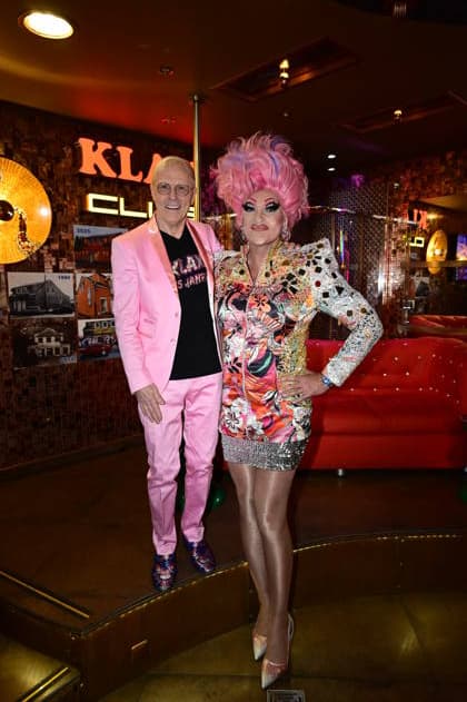 Olivia Jones und Wolfgang Wolle Förster beim Presse-Lunch anlässlich des Jubiläums 35 Jahre Nachtbar Klax in der Nachtbar Klax. Dresden, 22.12.2025 Copyright: xMatthiasxWehnertx