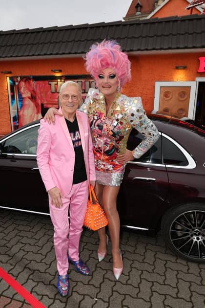 Olivia Jones und Wolfgang Wolle Förster beim Presse-Lunch anlässlich des Jubiläums 35 Jahre Nachtbar Klax in der Nachtbar Klax. Dresden, 22.12.2025 Copyright: xMatthiasxWehnertx