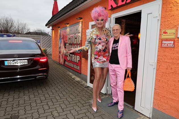 Olivia Jones und Wolfgang Wolle Förster beim Presse-Lunch anlässlich des Jubiläums 35 Jahre Nachtbar Klax in der Nachtbar Klax. Dresden, 22.12.2025 Copyright: xMatthiasxWehnertx