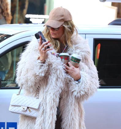 Heidi Klum with her children shopping in New York Heidi Klum is shopping at Loro Piana store few days before christmas with her son Henry, daughter Leni Klum with boyfriend Aris Rachevsky then they have lunch at Bar Pitti in New York, NY on December 22, 2025. Photo by Dylan Travis ABACAPRESS.COM New York NY  Copyright: xDylanxTravis ABACAx