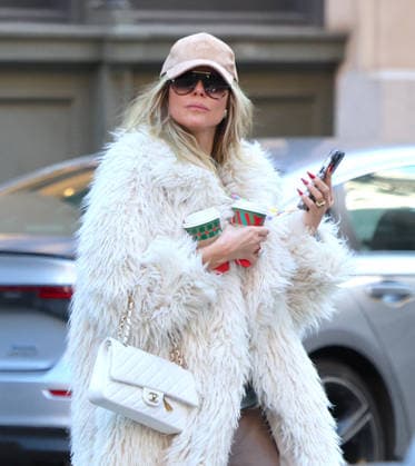 Heidi Klum with her children shopping in New York Heidi Klum is shopping at Loro Piana store few days before christmas with her son Henry, daughter Leni Klum with boyfriend Aris Rachevsky then they have lunch at Bar Pitti in New York, NY on December 22, 2025. Photo by Dylan Travis ABACAPRESS.COM New York NY  Copyright: xDylanxTravis ABACAx