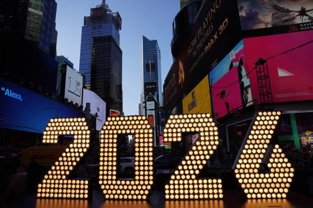 (251223) -- NEW YORK, Dec. 23, 2025 -- This photo taken on Dec. 22, 2025 shows a light installation for the upcoming 2026 at Times Square in New York, the United States. ) U.S.-NEW YORK-NEW YEAR-LIGHT INSTALLATION ZhangxFengguo 