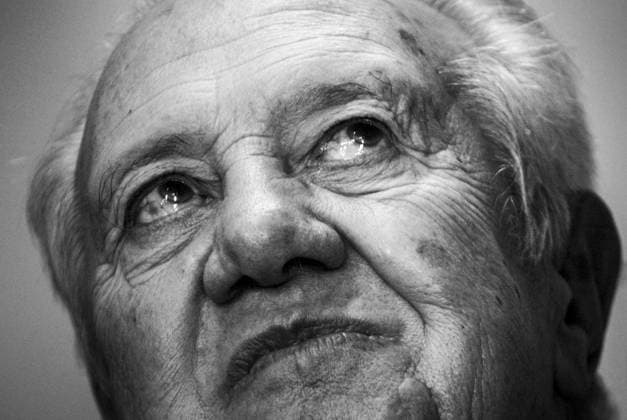 Portugal s former president Mario Soares dies at 92 LISBON, PORTUGAL - (ARCHIVE) : A file photo dated 2005 shows Portugal s former president Mario Soares attends a presidential campaign in Portugal on 2005. Portugal s former president Soares has died at the age of 92 after in a coma at Red Cross Hospital in Lisbon, Portugal. The Portuguese government has decreed three days of mourning. Portugal World. Editorial use only. Please get in touch for any other usage.  Copyright: x2025xAnadoluxRodrigoxCabritax