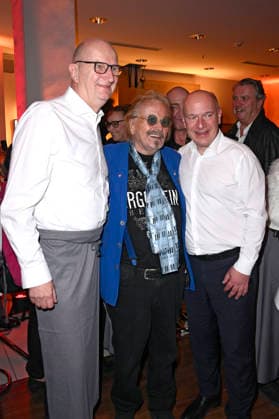 Dietmar Woidke, Frank Zander und Kai Wegner bei Frank Zanders 31. Weihnachtsfeier für Obdachlose und Bedürftige 2025 im Estrel Convention Center. Berlin, 22.12.2025
