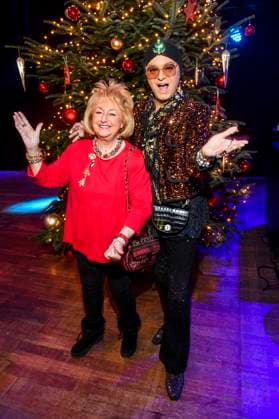 abb: Stefanie Simon und Julian F. M. Stoeckel zu Gast bei der 31. Frank Zander Weihnachtsfeier das jaehrliche Weihnachtsessen fuer Obdachlose Beduerftige Menschen im Estrel Convention Center amn 22.12.2025 in Berlin Berlin Deutschland