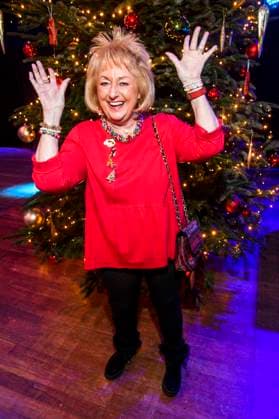 abb: Stefanie Simon zu Gast bei der 31. Frank Zander Weihnachtsfeier das jaehrliche Weihnachtsessen fuer Obdachlose Beduerftige Menschen im Estrel Convention Center amn 22.12.2025 in Berlin Berlin Deutschland