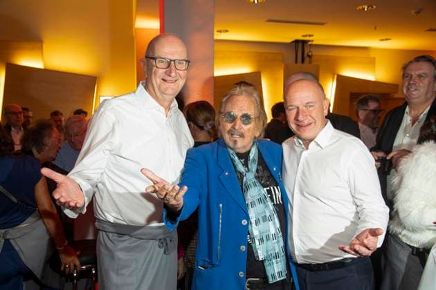 abb: Dietmar Woidke Frank Zander und Kai Wegner zu Gast bei der 31.Weihnachtsfeier Weihnachtsessen fuer Obdachlose und Beduerftige Menschen im Estrel Convention Center amn 22.12.2025 in Berlin Berlin Deutschland
