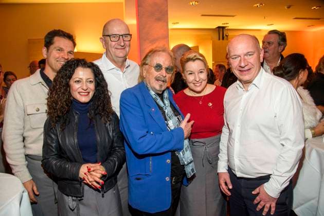 abb: Steffen Krach, Dietmar Woidke, Frank Zander und Kai Wegner zu Gast bei der 31.Weihnachtsfeier Weihnachtsessen fuer Obdachlose und Beduerftige Menschen im Estrel Convention Center amn 22.12.2025 in Berlin Berlin Deutschland