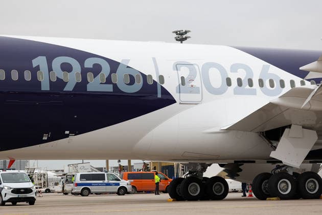 Symbolic image: Lufthansa Boing 787-9 1926 - 2026, The 100-year-livery Boeing Dreamliner with the registration D-ABPU in the anniversary livery at Frankfurt Airport on December 23, 2025. *** Symbolic image Lufthansa Boing 787 9 1926 2026, The 100 year livery Boeing Dreamliner with the registration D ABPU in the anniversary livery at Frankfurt Airport on December 23, 2025 Copyright: JoaquimxFerreira