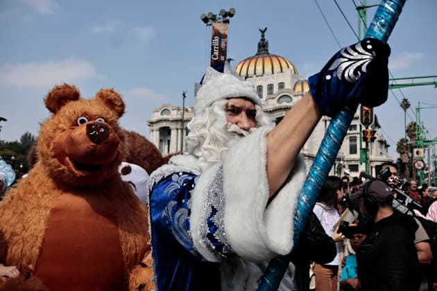 December 23, 2025, Mexico, Cdmx, Mexico: Members of the Russian community living in Mexico City held a parade to celebrate Christmas. They celebrate the birthday of Ded Moroz, the Russian equivalent of Santa Claus, on December 18th. However, Christmas in Russia is celebrated on January 7th according to the Russian Orthodox Church. Some Russians living in Mexico celebrate it on December 24th, like most of the country, following Catholic traditions. Mexico Mexico - ZUMAp204 20251223_zip_p204_021 Copyright: xJosuexPerezx
