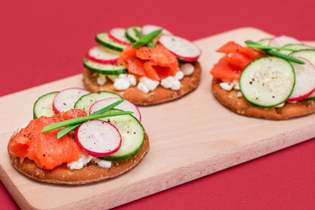 Cracker Sandwiches with Salmon, Cucumber, Radish, Cottage Cheese and Green Onions Crispy Cracker Sandwiches with Fresh Salmon, Cucumber, Radish, Cottage Cheese and Green Onions. Easy Breakfast. Quick and Healthy Sandwiches. Crispbread with Tasty Filling. Healthy Dietary Snack, 62591710.jpg RECORD DATE NOT STATED