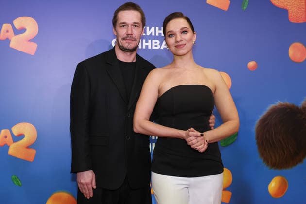 RUSSIA, MOSCOW - DECEMBER 24, 2025: Actors Artyom Bystrov and Ksenia Teplova pose on the red carpet during the premiere of the family comedy Cheburashka 2 by Dmitry Dyachenko at the KARO 11 Oktyabr cinema on Novy Arbat Street (New Arbat Avenue). Valery Sharifulin TASS  86692953