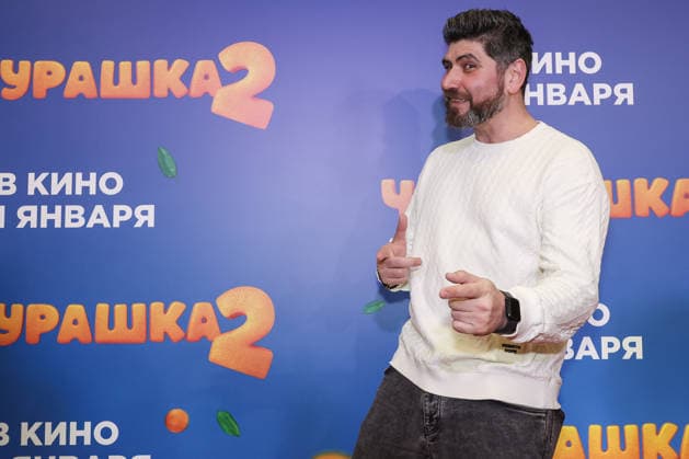 RUSSIA, MOSCOW - DECEMBER 24, 2025: Actor Karen Arutyunov poses on the red carpet during the premiere of the family comedy Cheburashka 2 by Dmitry Dyachenko at the KARO 11 Oktyabr cinema on Novy Arbat Street (New Arbat Avenue). Valery Sharifulin TASS  86692830