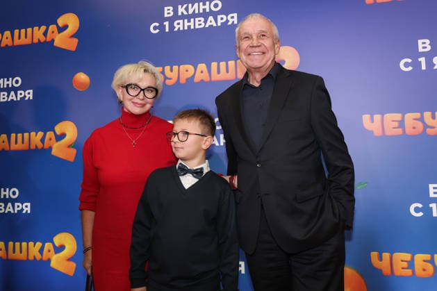 RUSSIA, MOSCOW - DECEMBER 24, 2025: Actor Sergei Garmash (R) poses on the red carpet during the premiere of the family comedy Cheburashka 2 by Dmitry Dyachenko at the KARO 11 Oktyabr cinema on Novy Arbat Street (New Arbat Avenue). Valery Sharifulin TASS  86692950