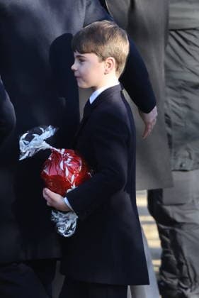 . 25 12 2025. Sandringham , United Kingdom. UK Royals led by King Charles III and Queen Camilla , at the Christmas Day church service at Sandringham, United Kingdom,  xStephenxLockx xi-Imagesx IIM-26475-0010
