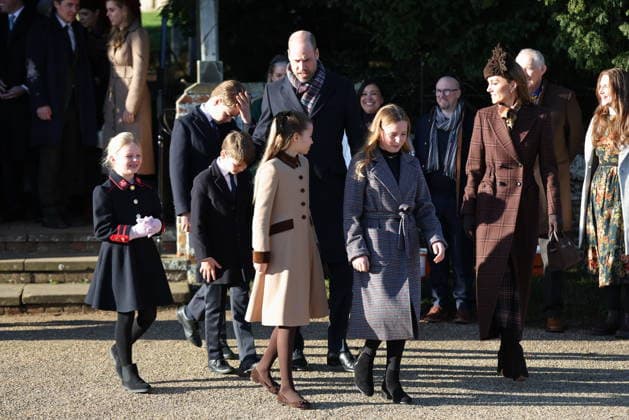 . 25 12 2025. Sandringham , United Kingdom. UK Royals led by King Charles III and Queen Camilla , at the Christmas Day church service at Sandringham, United Kingdom,  xStephenxLockx xi-Imagesx IIM-26475-0055
