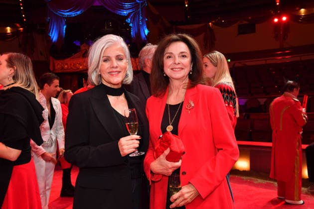 Birgit Schrowange und Uschi Dämmrich von Luttitz Premiere Winterspielzeit 2025 Circus Krone Ich. Du, Wir. Krone Manege Kronebau München 25. Dezember 2025