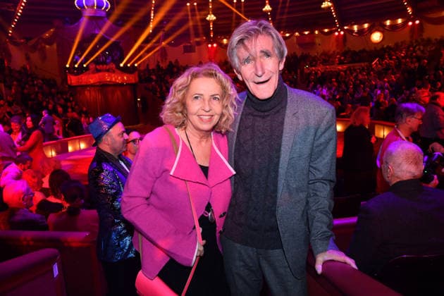 Michaela May mit Ehemann Bernd Schadewald Premiere Winterspielzeit 2025 Circus Krone Ich. Du, Wir. Krone Manege Kronebau München 25. Dezember 2025