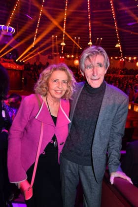 Michaela May mit Ehemann Bernd Schadewald Premiere Winterspielzeit 2025 Circus Krone Ich. Du, Wir. Krone Manege Kronebau München 25. Dezember 2025