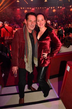 Max Tidof mit Tochter Luzie Premiere Winterspielzeit 2025 Circus Krone Ich. Du, Wir. Krone Manege Kronebau München 25. Dezember 2025