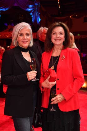 Birgit Schrowange und Uschi Dämmrich von Luttitz Premiere Winterspielzeit 2025 Circus Krone Ich. Du, Wir. Krone Manege Kronebau München 25. Dezember 2025