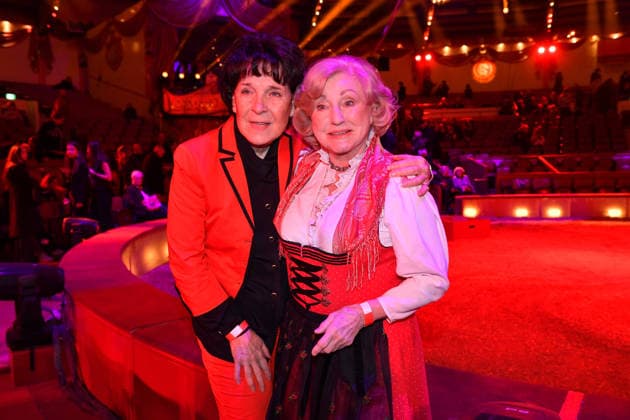 Gerda Steiner und Margot Hellwig Premiere Winterspielzeit 2025 Circus Krone Ich. Du, Wir. Krone Manege Kronebau München 25. Dezember 2025