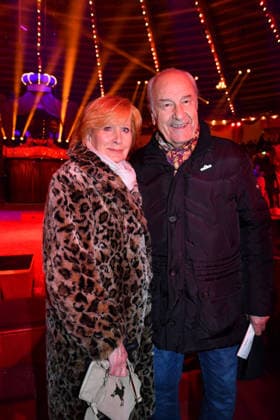 Manfred Schnelldorfer mit Dorothea Sass Premiere Winterspielzeit 2025 Circus Krone Ich. Du, Wir. Krone Manege Kronebau München 25. Dezember 2025