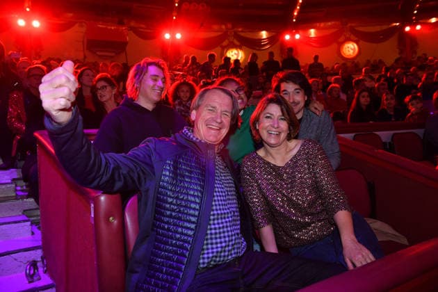 Markus Wasmeier mit Ehefrau Brigitte Premiere Winterspielzeit 2025 Circus Krone Ich. Du, Wir. Krone Manege Kronebau München 25. Dezember 2025