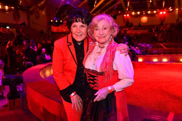 Gerda Steiner und Margot Hellwig Premiere Winterspielzeit 2025 Circus Krone Ich. Du, Wir. Krone Manege Kronebau München 25. Dezember 2025