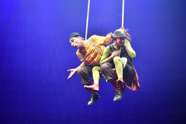 Show Premiere Winterspielzeit 2025 Circus Krone Ich. Du, Wir. Krone Manege Kronebau München 25. Dezember 2025