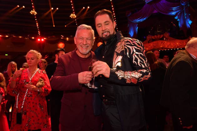 Otto Steiner und Martin Lacey jr. Premiere Winterspielzeit 2025 Circus Krone Ich. Du, Wir. Krone Manege Kronebau München 25. Dezember 2025