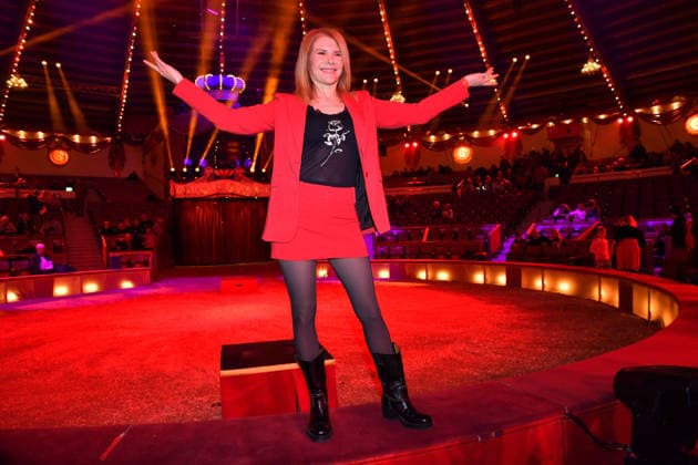 Silke Popp Premiere Winterspielzeit 2025 Circus Krone Ich. Du, Wir. Krone Manege Kronebau München 25. Dezember 2025