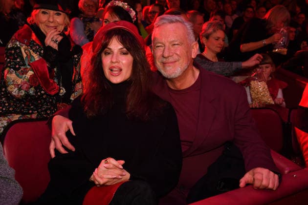 Otto Steiner und Natalia Avalon Premiere Winterspielzeit 2025 Circus Krone Ich. Du, Wir. Krone Manege Kronebau München 25. Dezember 2025