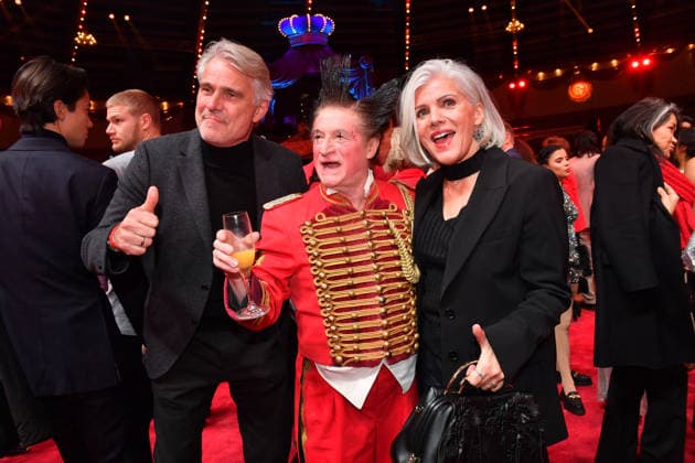 Birgit Schrowange mit Ehemann Frank Sporthelfer Premiere Winterspielzeit 2025 Circus Krone Ich. Du, Wir. Krone Manege Kronebau München 25. Dezember 2025