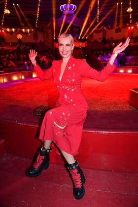 Verena Kerth Premiere Winterspielzeit 2025 Circus Krone Ich. Du, Wir. Krone Manege Kronebau München 25. Dezember 2025