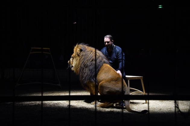 Martin Lacey jr. Show Premiere Winterspielzeit 2025 Circus Krone Ich. Du, Wir. Krone Manege Kronebau München 25. Dezember 2025
