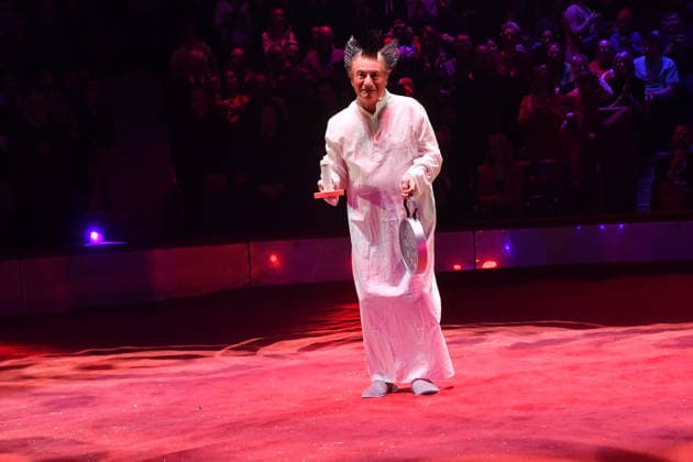 Show Premiere Winterspielzeit 2025 Circus Krone Ich. Du, Wir. Krone Manege Kronebau München 25. Dezember 2025