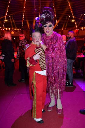Premiere Winterspielzeit 2025 Circus Krone Ich. Du, Wir. Krone Manege Kronebau München 25. Dezember 2025