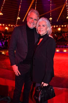 Birgit Schrowange mit Ehemann Frank Sporthelfer Premiere Winterspielzeit 2025 Circus Krone Ich. Du, Wir. Krone Manege Kronebau München 25. Dezember 2025