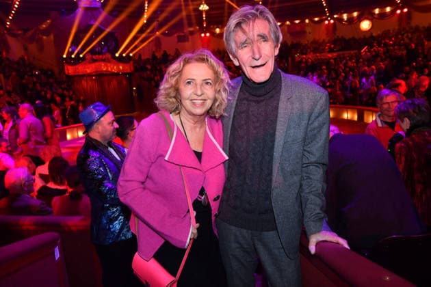 Michaela May mit Ehemann Bernd Schadewald Premiere Winterspielzeit 2025 Circus Krone Ich. Du, Wir. Krone Manege Kronebau München 25. Dezember 2025