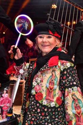 Linda G. Thompson Premiere Winterspielzeit 2025 Circus Krone Ich. Du, Wir. Krone Manege Kronebau München 25. Dezember 2025