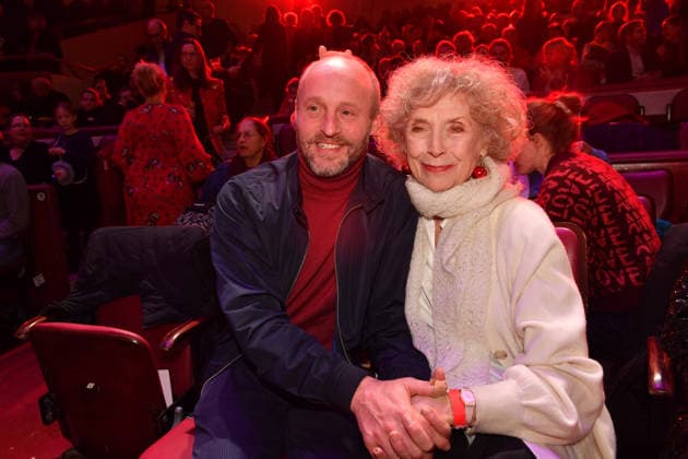 Florian Brückner und Ilse Neubauer Premiere Winterspielzeit 2025 Circus Krone Ich. Du, Wir. Krone Manege Kronebau München 25. Dezember 2025